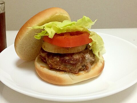 合挽き肉と玉ねぎ、トマトのハンバーガー♪